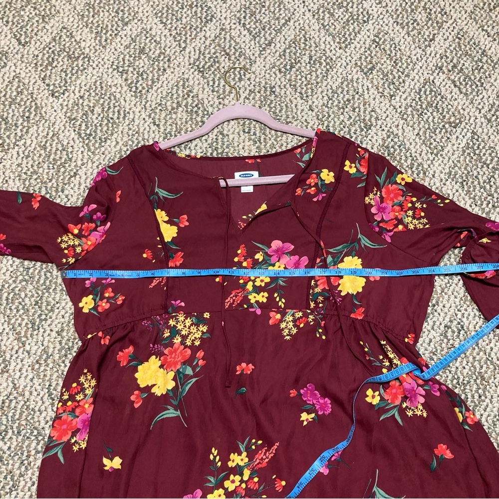 5/$15 Old Navy Maternity Burgundy & Floral Semi-Sheer Top XL Maternity - Picture 6 of 7